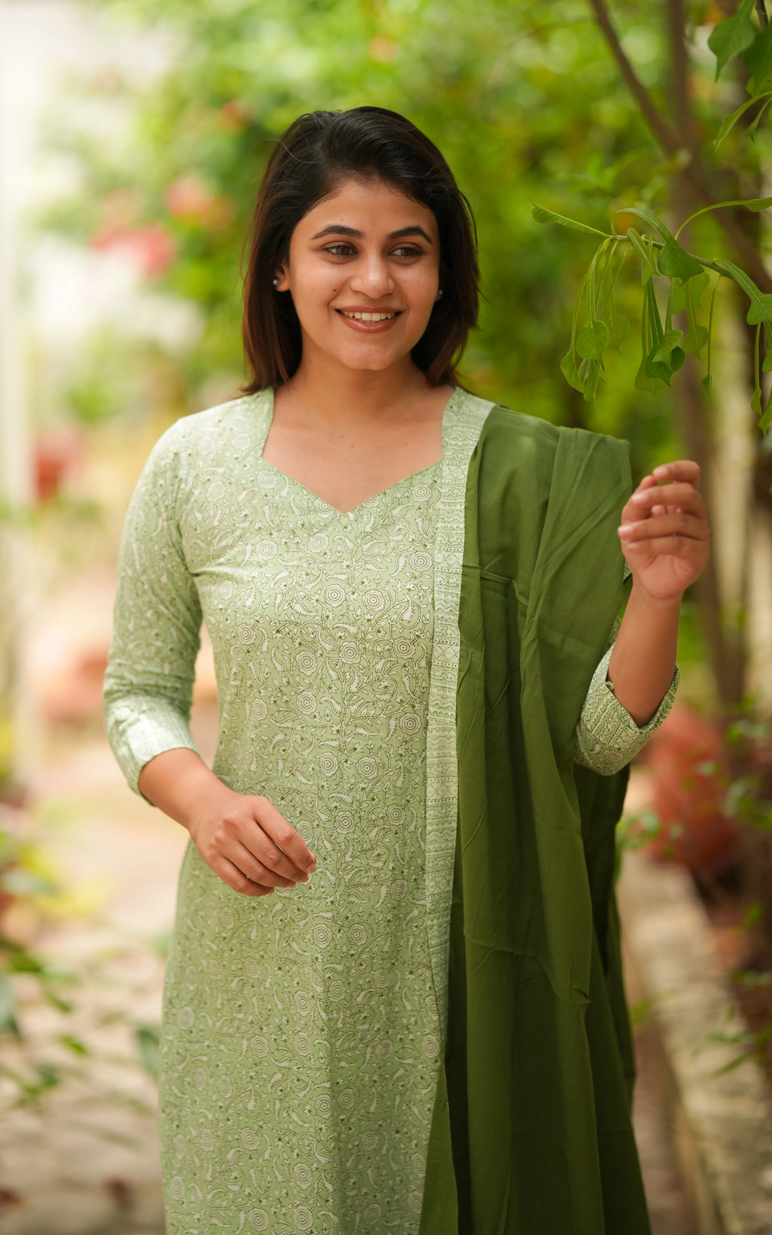 Bhuvi Green (Kurti Pant Dupatta)