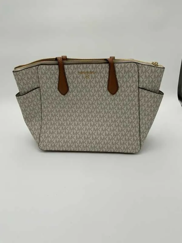 Marilyn Medium Logo Tote Bag
