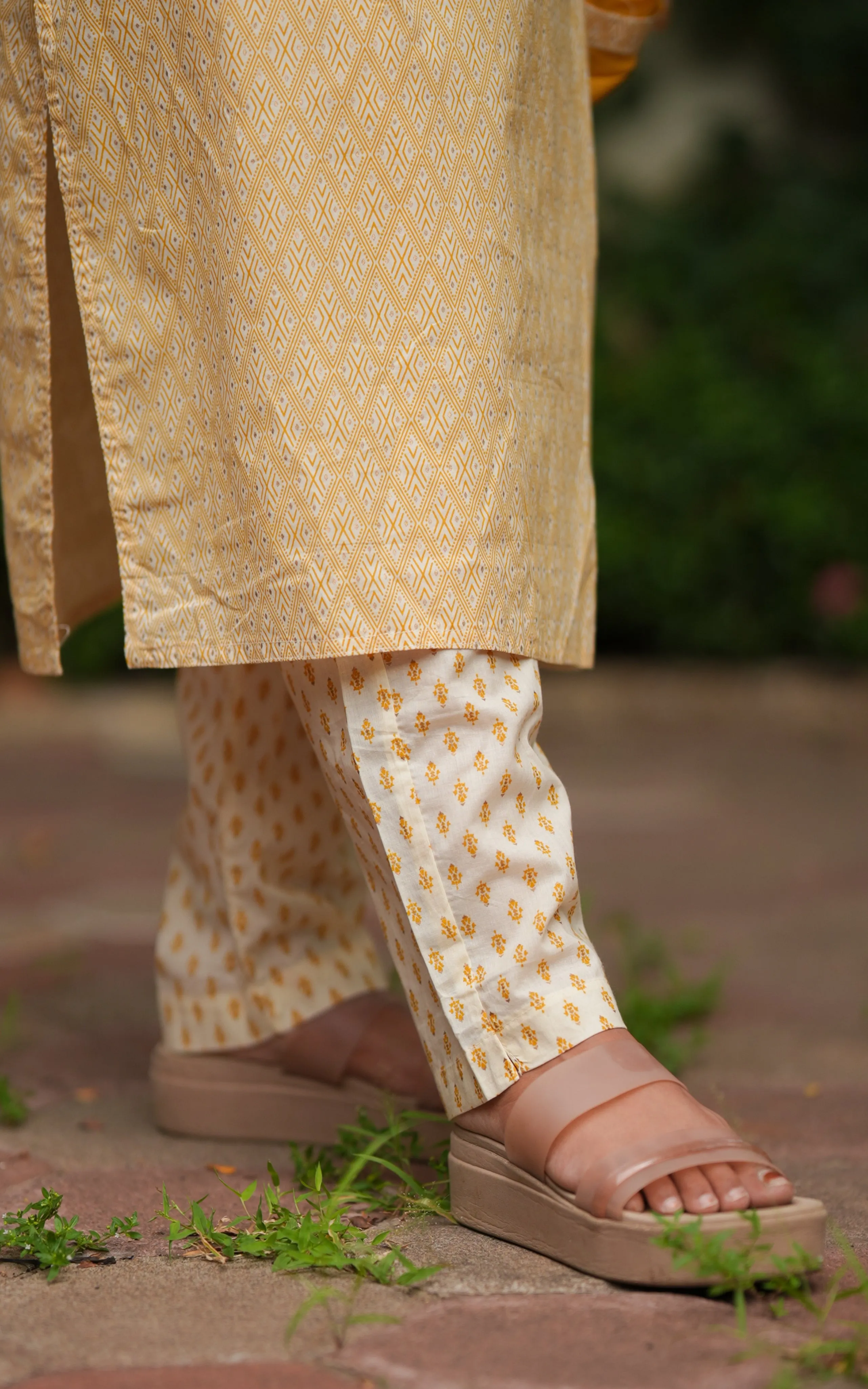 Shakira Yellow (Kurti Pant Dupatta)