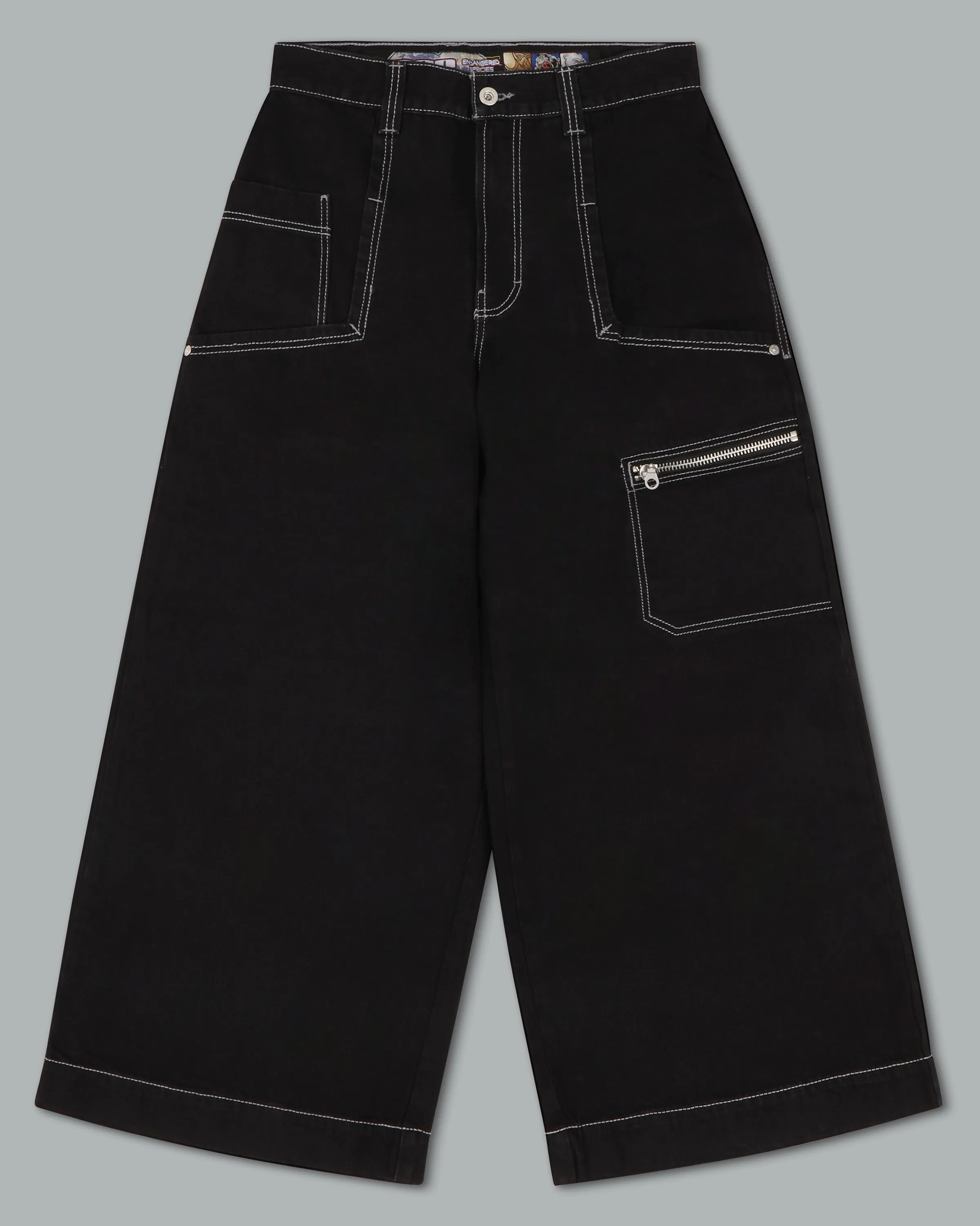 Silverback. 32". Jet Black.